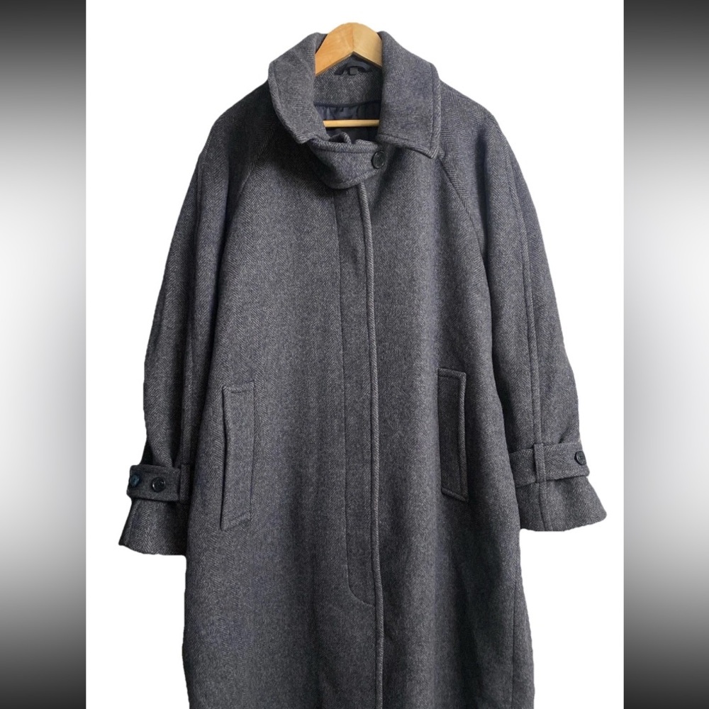 COS rounded Long Wool Coat - Picture 5 of 16